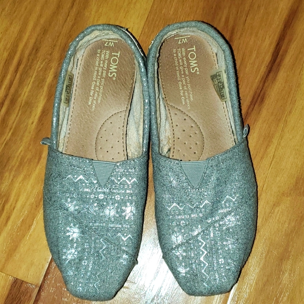 Silver Tom's lined with fleece size 7
